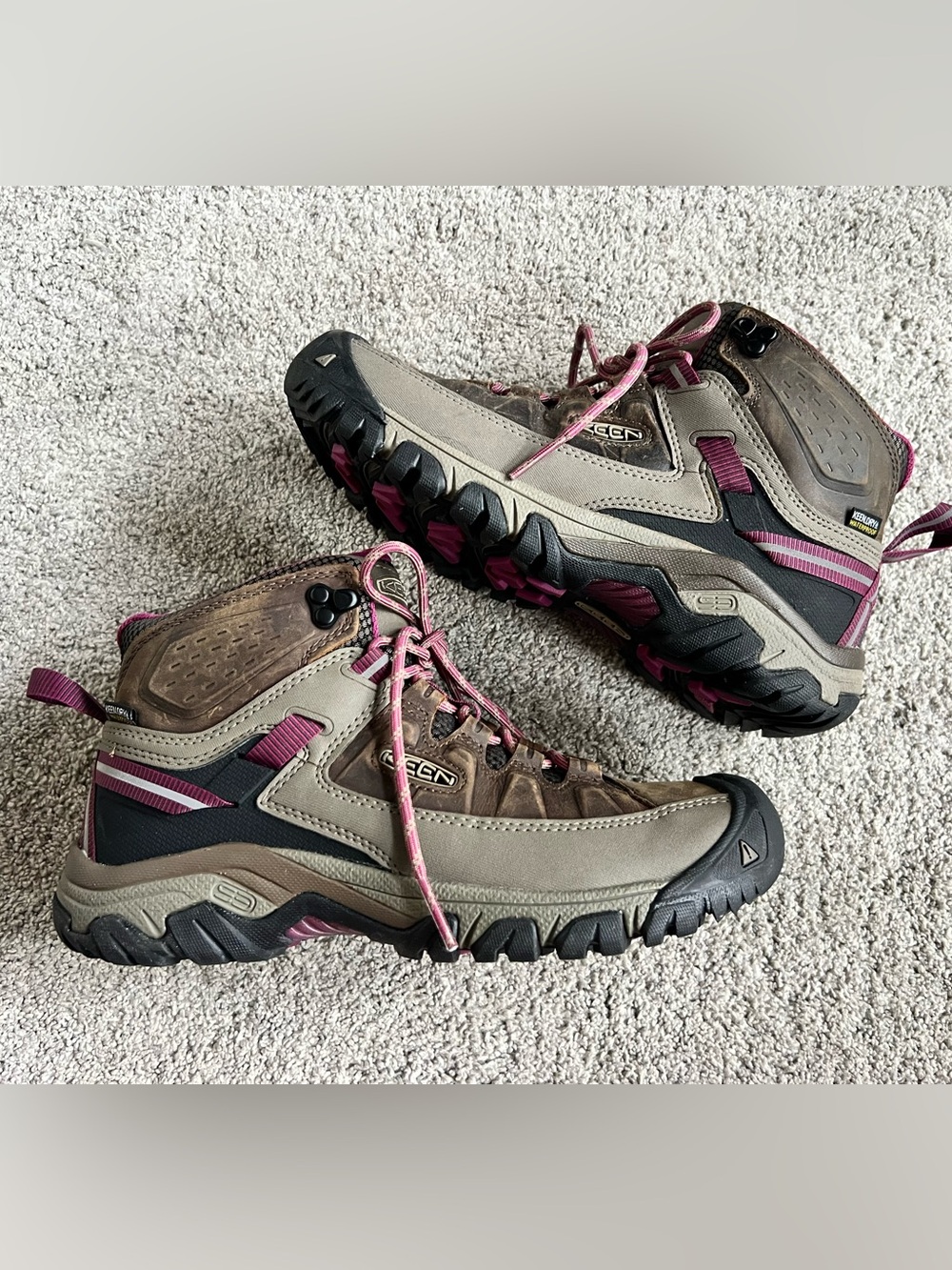Keen Targhee III Waterproof Rugged Sole Women’s Size 9 Hiking Boots Brown Pink